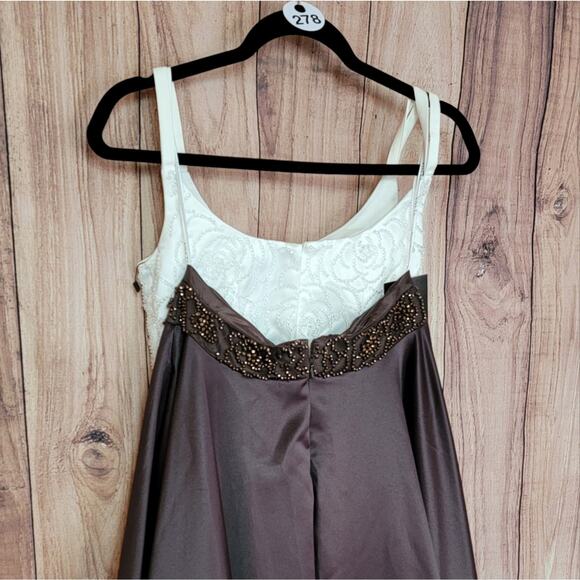 NWT Vivi Ta Ivory & Chocolate 2 Piece Gown, Style # VT2056, Sz 4 - Picture 12 of 12